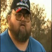 Man wurde gezwungen seinen Bart zu essen Man wurde gezwungen seinen Bart zu essen