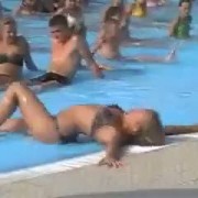 Was für Pillen hat sie gefressen? Was für Pillen hat sie gefressen?