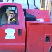 Typ isst Popel zum Mittag